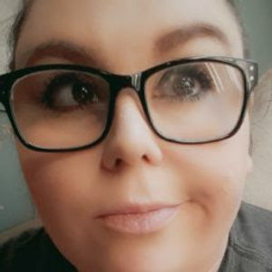 Meet your Posher, Dominique